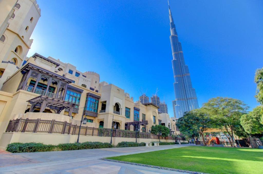 Durrani Homes - Unique Garden Apt At Souk Al Bahar Besides Dubai Mall & Burjkhalifa With Private Jaccuzi Buitenkant foto